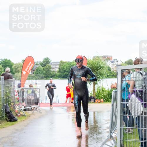 16.06.2024 - 7 Türme Triathlon MichiJ http://msf.ph/oto/6266574 16.06.2024 11:28:23 Schwimmen 251, 266 meine-sportfotos.de