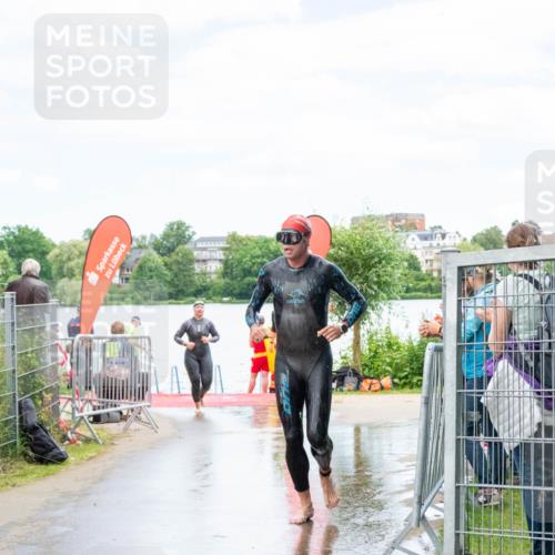 16.06.2024 - 7 Türme Triathlon MichiJ http://msf.ph/oto/6266576 16.06.2024 11:28:23 Schwimmen 251, 266 meine-sportfotos.de