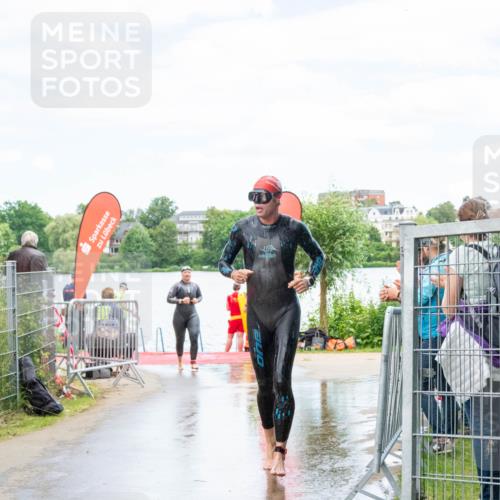 16.06.2024 - 7 Türme Triathlon MichiJ http://msf.ph/oto/6266577 16.06.2024 11:28:23 Schwimmen 251, 266 meine-sportfotos.de