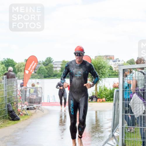 16.06.2024 - 7 Türme Triathlon MichiJ http://msf.ph/oto/6266583 16.06.2024 11:28:24 Schwimmen 251, 266 meine-sportfotos.de