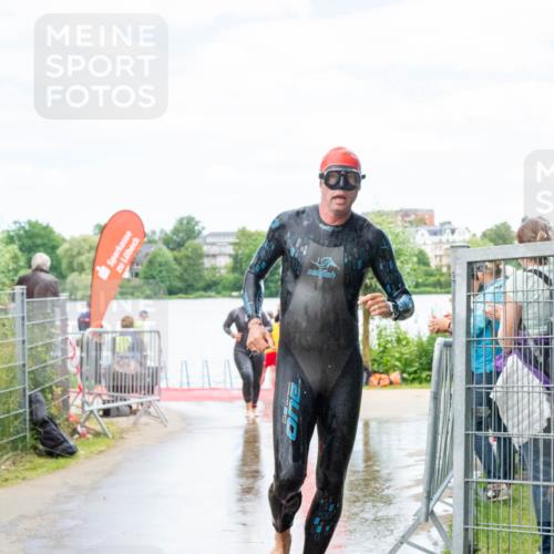 16.06.2024 - 7 Türme Triathlon MichiJ http://msf.ph/oto/6266585 16.06.2024 11:28:24 Schwimmen 251, 266 meine-sportfotos.de