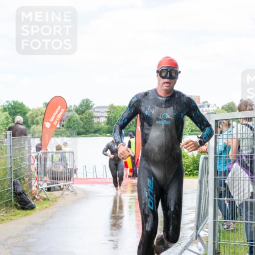 16.06.2024 - 7 Türme Triathlon MichiJ http://msf.ph/oto/6266589 16.06.2024 11:28:24 Schwimmen 251, 266 meine-sportfotos.de