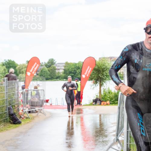 16.06.2024 - 7 Türme Triathlon MichiJ http://msf.ph/oto/6266594 16.06.2024 11:28:25 Schwimmen 251, 266 meine-sportfotos.de