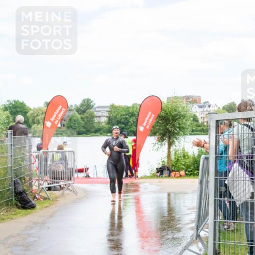 16.06.2024 - 7 Türme Triathlon MichiJ http://msf.ph/oto/6266598 16.06.2024 11:28:25 Schwimmen 251, 266 meine-sportfotos.de