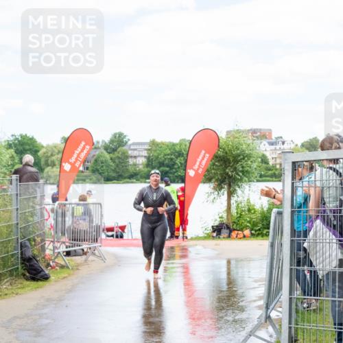 16.06.2024 - 7 Türme Triathlon MichiJ http://msf.ph/oto/6266601 16.06.2024 11:28:26 Schwimmen 251, 266 meine-sportfotos.de