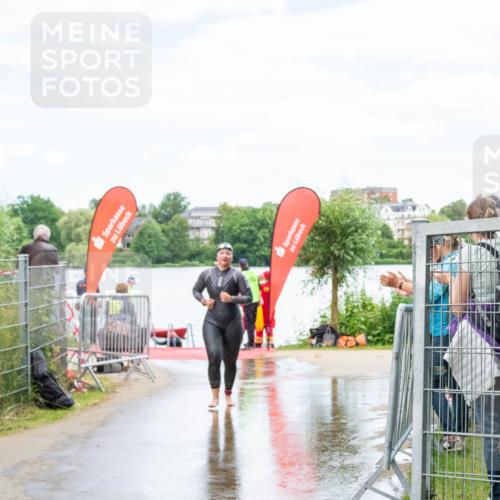 16.06.2024 - 7 Türme Triathlon MichiJ http://msf.ph/oto/6266603 16.06.2024 11:28:26 Schwimmen 251, 266 meine-sportfotos.de