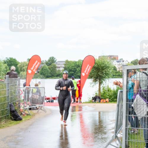 16.06.2024 - 7 Türme Triathlon MichiJ http://msf.ph/oto/6266606 16.06.2024 11:28:26 Schwimmen 251, 266 meine-sportfotos.de