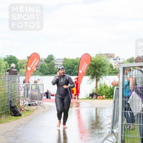 16.06.2024 - 7 Türme Triathlon MichiJ http://msf.ph/oto/6266616 16.06.2024 11:28:27 Schwimmen 251, 266 meine-sportfotos.de
