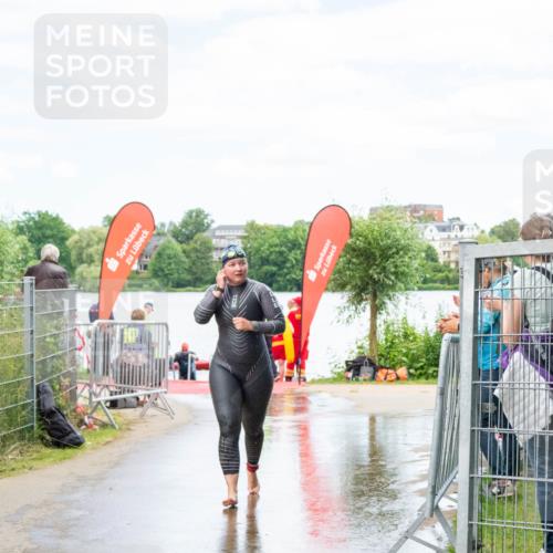 16.06.2024 - 7 Türme Triathlon MichiJ http://msf.ph/oto/6266618 16.06.2024 11:28:27 Schwimmen 251, 266 meine-sportfotos.de