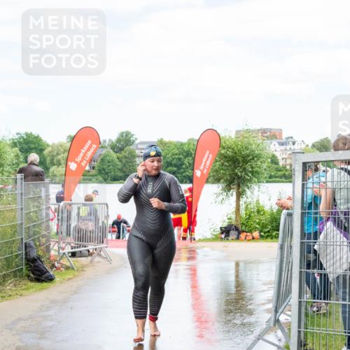 16.06.2024 - 7 Türme Triathlon MichiJ http://msf.ph/oto/6266625 16.06.2024 11:28:28 Schwimmen 251 meine-sportfotos.de