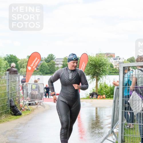 16.06.2024 - 7 Türme Triathlon MichiJ http://msf.ph/oto/6266633 16.06.2024 11:28:29 Schwimmen 251 meine-sportfotos.de