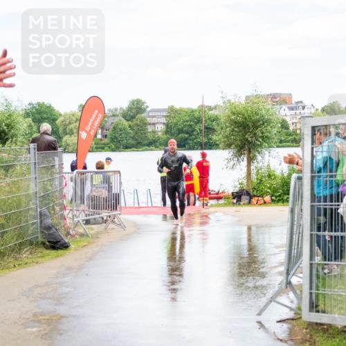 16.06.2024 - 7 Türme Triathlon MichiJ http://msf.ph/oto/6266640 16.06.2024 11:28:36 Schwimmen 251 meine-sportfotos.de