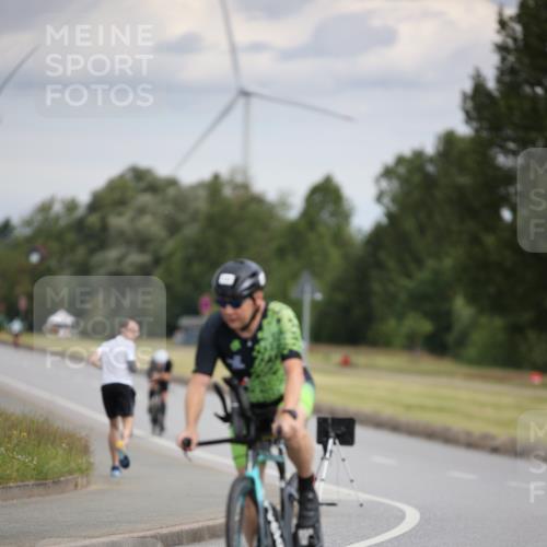 16.06.2024 - 26. Vierlanden-Triathlon Jannik Wohlers http://msf.ph/oto/6266643 16.06.2024 10:37:32 Radfahren 46, 54, 132, 171, 204 meine-sportfotos.de
