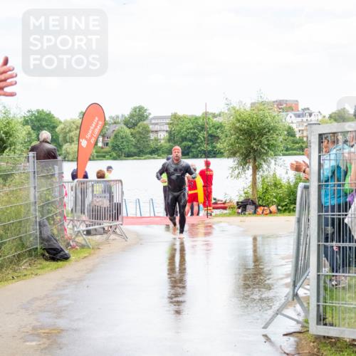 16.06.2024 - 7 Türme Triathlon MichiJ http://msf.ph/oto/6266645 16.06.2024 11:28:36 Schwimmen 251 meine-sportfotos.de