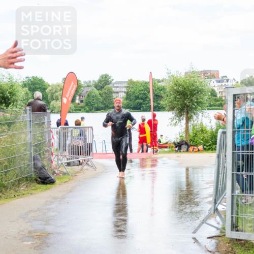16.06.2024 - 7 Türme Triathlon MichiJ http://msf.ph/oto/6266656 16.06.2024 11:28:37 Schwimmen 251 meine-sportfotos.de