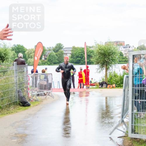 16.06.2024 - 7 Türme Triathlon MichiJ http://msf.ph/oto/6266659 16.06.2024 11:28:37 Schwimmen 251 meine-sportfotos.de