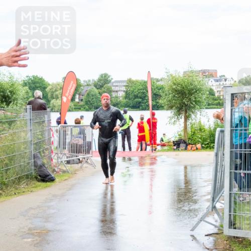 16.06.2024 - 7 Türme Triathlon MichiJ http://msf.ph/oto/6266663 16.06.2024 11:28:38 Schwimmen 251 meine-sportfotos.de