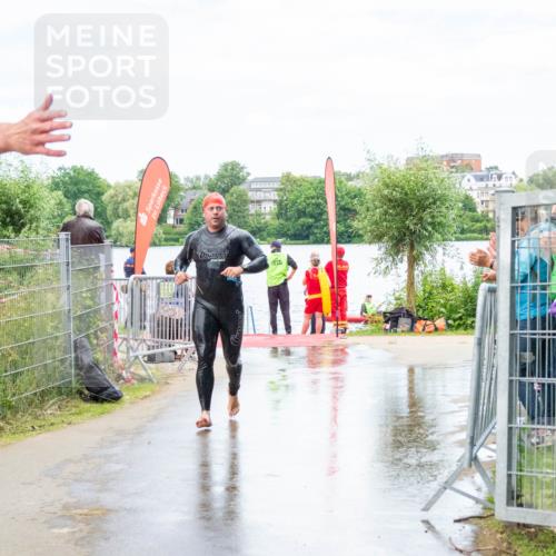 16.06.2024 - 7 Türme Triathlon MichiJ http://msf.ph/oto/6266665 16.06.2024 11:28:38 Schwimmen 251 meine-sportfotos.de