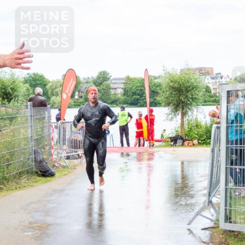 16.06.2024 - 7 Türme Triathlon MichiJ http://msf.ph/oto/6266667 16.06.2024 11:28:39 Schwimmen 251 meine-sportfotos.de