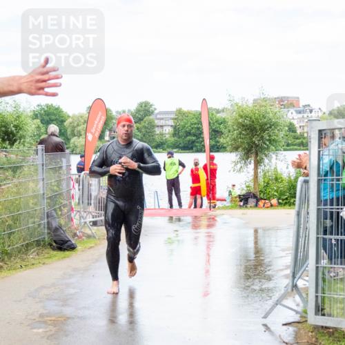 16.06.2024 - 7 Türme Triathlon MichiJ http://msf.ph/oto/6266670 16.06.2024 11:28:39 Schwimmen 251 meine-sportfotos.de