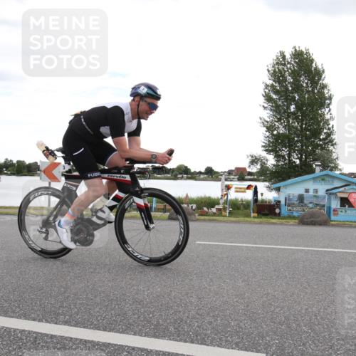 16.06.2024 - 26. Vierlanden-Triathlon Jannik Wohlers http://msf.ph/oto/6266676 16.06.2024 10:20:36 Radfahren 3, 9, 82 meine-sportfotos.de