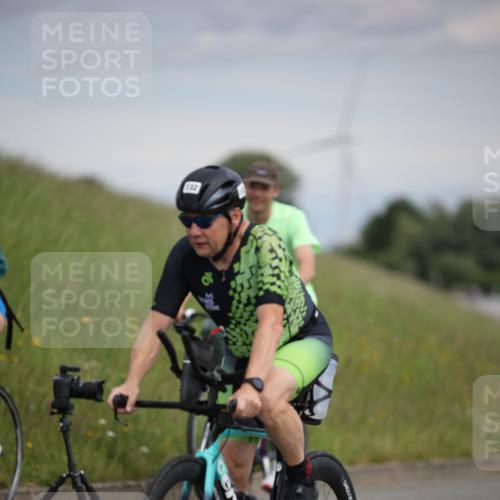 16.06.2024 - 26. Vierlanden-Triathlon Jannik Wohlers http://msf.ph/oto/6266684 16.06.2024 10:37:32 Radfahren 46, 54, 132, 171, 204 meine-sportfotos.de