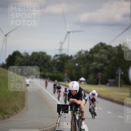 16.06.2024 - 26. Vierlanden-Triathlon Jannik Wohlers http://msf.ph/oto/6266711 16.06.2024 10:38:03 Radfahren 208, 225 meine-sportfotos.de