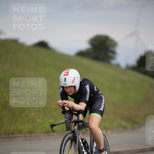 16.06.2024 - 26. Vierlanden-Triathlon Jannik Wohlers http://msf.ph/oto/6266725 16.06.2024 10:38:04 Radfahren 116, 208, 225 meine-sportfotos.de