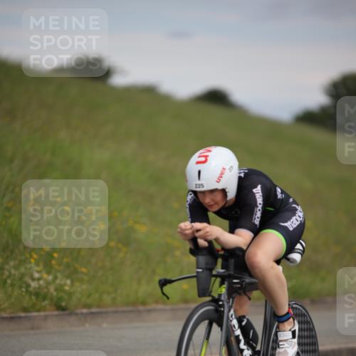 16.06.2024 - 26. Vierlanden-Triathlon Jannik Wohlers http://msf.ph/oto/6266732 16.06.2024 10:38:04 Radfahren 116, 208, 225 meine-sportfotos.de