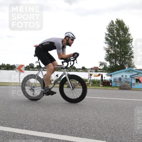 16.06.2024 - 26. Vierlanden-Triathlon Jannik Wohlers http://msf.ph/oto/6266783 16.06.2024 10:22:02 Radfahren 13, 84, 145 meine-sportfotos.de
