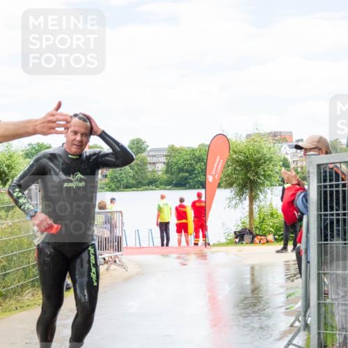 16.06.2024 - 7 Türme Triathlon MichiJ http://msf.ph/oto/6266814 16.06.2024 11:35:09 Schwimmen 244 meine-sportfotos.de