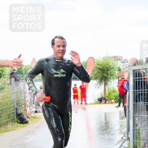 16.06.2024 - 7 Türme Triathlon MichiJ http://msf.ph/oto/6266819 16.06.2024 11:35:09 Schwimmen 244 meine-sportfotos.de