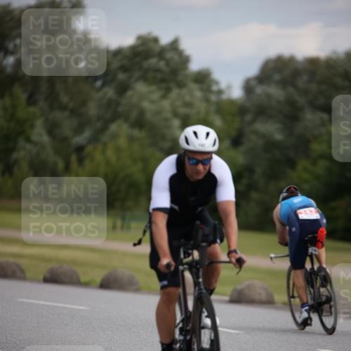 16.06.2024 - 26. Vierlanden-Triathlon Jannik Wohlers http://msf.ph/oto/6266820 16.06.2024 10:39:40 Radfahren 46, 79, 102, 143 meine-sportfotos.de