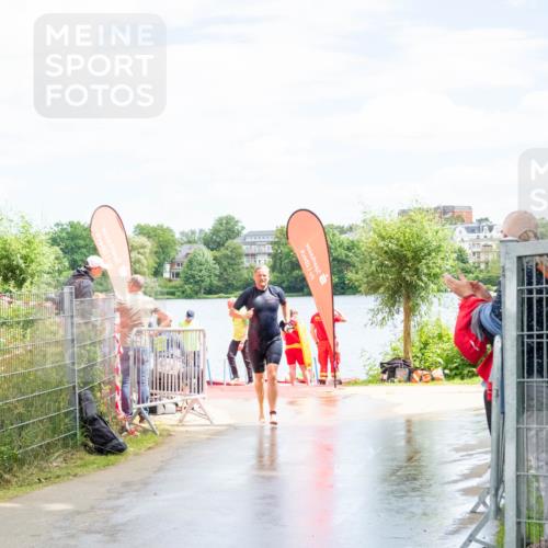 16.06.2024 - 7 Türme Triathlon MichiJ http://msf.ph/oto/6266850 16.06.2024 11:36:27 Schwimmen 38 meine-sportfotos.de