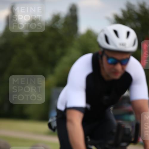 16.06.2024 - 26. Vierlanden-Triathlon Jannik Wohlers http://msf.ph/oto/6266864 16.06.2024 10:39:42 Radfahren 46, 79, 102, 119, 143 meine-sportfotos.de