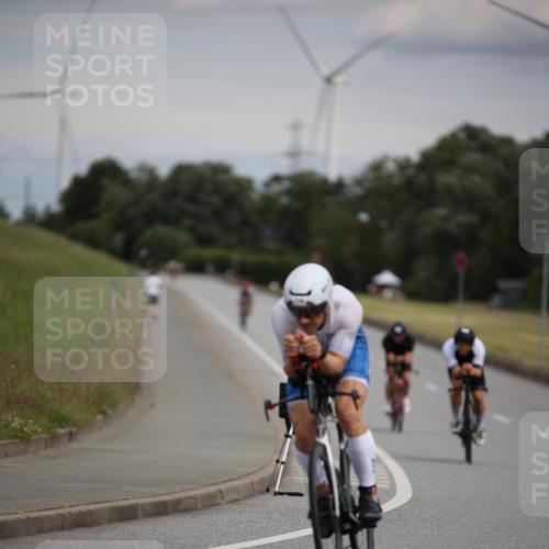 16.06.2024 - 26. Vierlanden-Triathlon Jannik Wohlers http://msf.ph/oto/6266879 16.06.2024 10:38:06 Radfahren 68, 116, 208, 225 meine-sportfotos.de