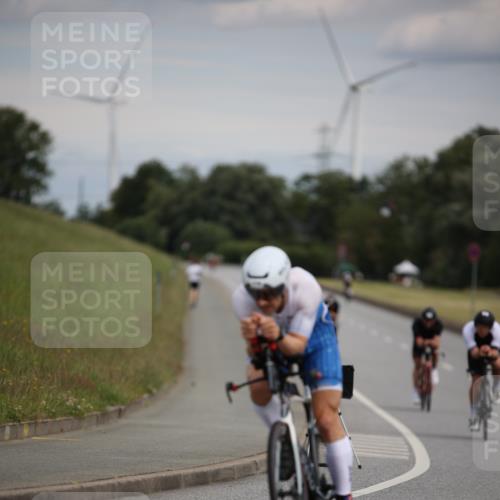 16.06.2024 - 26. Vierlanden-Triathlon Jannik Wohlers http://msf.ph/oto/6266889 16.06.2024 10:38:06 Radfahren 68, 116, 208, 225 meine-sportfotos.de