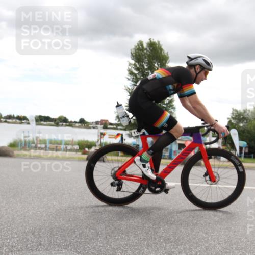 16.06.2024 - 26. Vierlanden-Triathlon Jannik Wohlers http://msf.ph/oto/6266975 16.06.2024 10:26:09 Radfahren 10, 29, 113, 115 meine-sportfotos.de