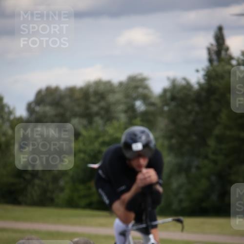 16.06.2024 - 26. Vierlanden-Triathlon Jannik Wohlers http://msf.ph/oto/6267022 16.06.2024 10:41:12 Radfahren 67, 71, 217, 225 meine-sportfotos.de