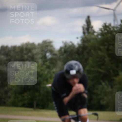 16.06.2024 - 26. Vierlanden-Triathlon Jannik Wohlers http://msf.ph/oto/6267034 16.06.2024 10:41:12 Radfahren 67, 71, 217, 225 meine-sportfotos.de