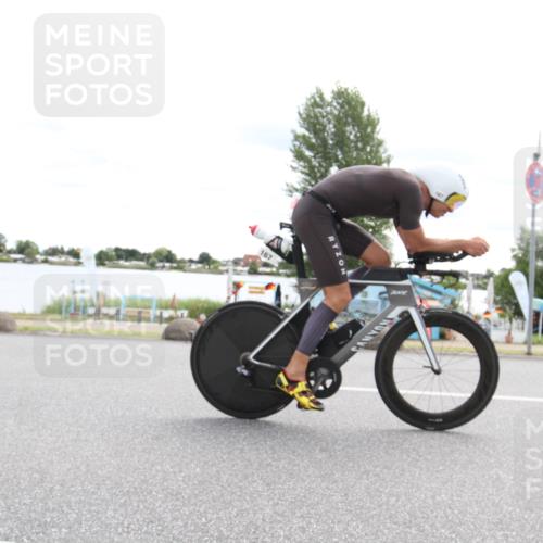 16.06.2024 - 26. Vierlanden-Triathlon Jannik Wohlers http://msf.ph/oto/6267051 16.06.2024 10:36:23 Radfahren 73, 111, 167, 185 meine-sportfotos.de