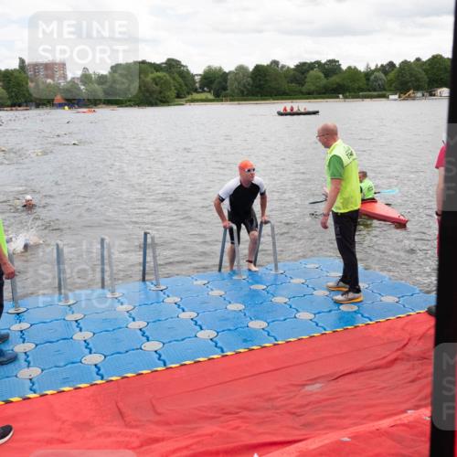 16.06.2024 - 7 Türme Triathlon MichiJ http://msf.ph/oto/6267056 16.06.2024 11:52:56 Schwimmen 139, 315, 347, 381, 397, 432, 441, 462, 489, 593, 614 meine-sportfotos.de