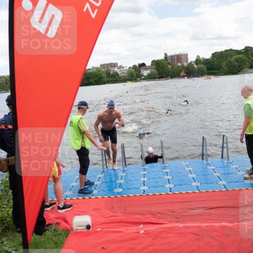 16.06.2024 - 7 Türme Triathlon MichiJ http://msf.ph/oto/6267066 16.06.2024 11:53:08 Schwimmen 315, 325, 346, 347, 381, 397, 398, 441, 450, 462, 472, 489, 520, 539, 572, 593, 614 meine-sportfotos.de