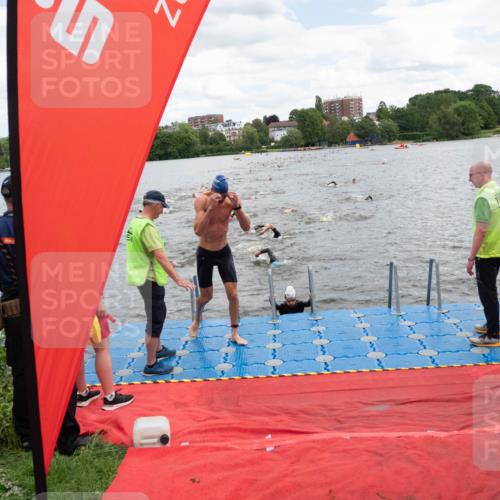 16.06.2024 - 7 Türme Triathlon MichiJ http://msf.ph/oto/6267068 16.06.2024 11:53:09 Schwimmen 315, 325, 346, 347, 381, 397, 398, 441, 450, 462, 472, 489, 520, 539, 572, 593, 614 meine-sportfotos.de