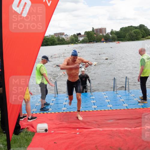 16.06.2024 - 7 Türme Triathlon MichiJ http://msf.ph/oto/6267074 16.06.2024 11:53:09 Schwimmen 315, 325, 346, 347, 381, 397, 398, 441, 450, 462, 472, 489, 520, 539, 572, 593, 614 meine-sportfotos.de
