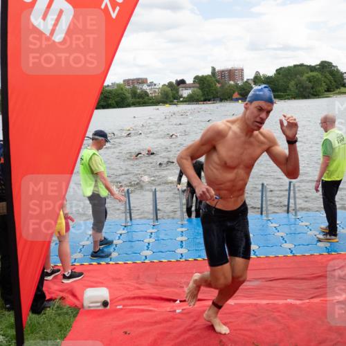 16.06.2024 - 7 Türme Triathlon MichiJ http://msf.ph/oto/6267082 16.06.2024 11:53:10 Schwimmen 315, 325, 346, 347, 381, 397, 398, 441, 450, 462, 472, 489, 520, 539, 572, 593, 614 meine-sportfotos.de