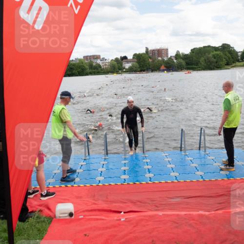 16.06.2024 - 7 Türme Triathlon MichiJ http://msf.ph/oto/6267086 16.06.2024 11:53:11 Schwimmen 315, 325, 346, 347, 381, 397, 398, 441, 450, 462, 472, 489, 520, 539, 572, 593, 614 meine-sportfotos.de
