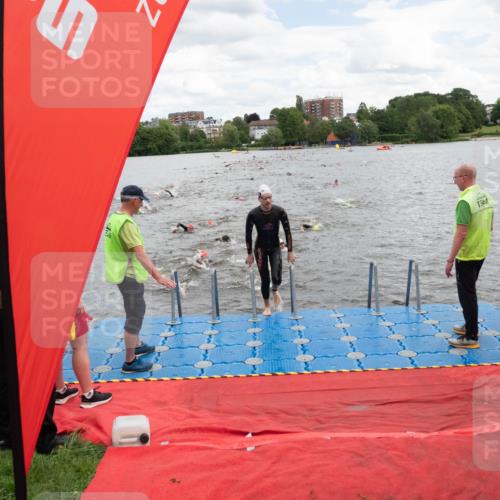 16.06.2024 - 7 Türme Triathlon MichiJ http://msf.ph/oto/6267088 16.06.2024 11:53:11 Schwimmen 315, 325, 346, 347, 381, 397, 398, 441, 450, 462, 472, 489, 520, 539, 572, 593, 614 meine-sportfotos.de