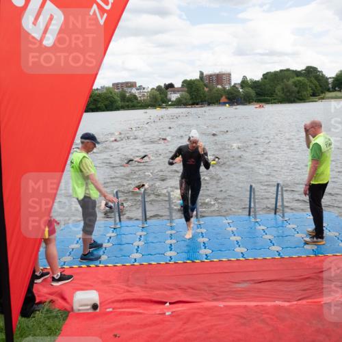 16.06.2024 - 7 Türme Triathlon MichiJ http://msf.ph/oto/6267095 16.06.2024 11:53:12 Schwimmen 315, 325, 346, 347, 381, 397, 398, 441, 450, 462, 472, 489, 520, 539, 572, 593, 614 meine-sportfotos.de