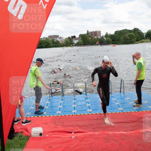 16.06.2024 - 7 Türme Triathlon MichiJ http://msf.ph/oto/6267101 16.06.2024 11:53:13 Schwimmen 315, 325, 346, 381, 397, 398, 441, 450, 462, 472, 489, 520, 539, 572, 593, 614, 620 meine-sportfotos.de